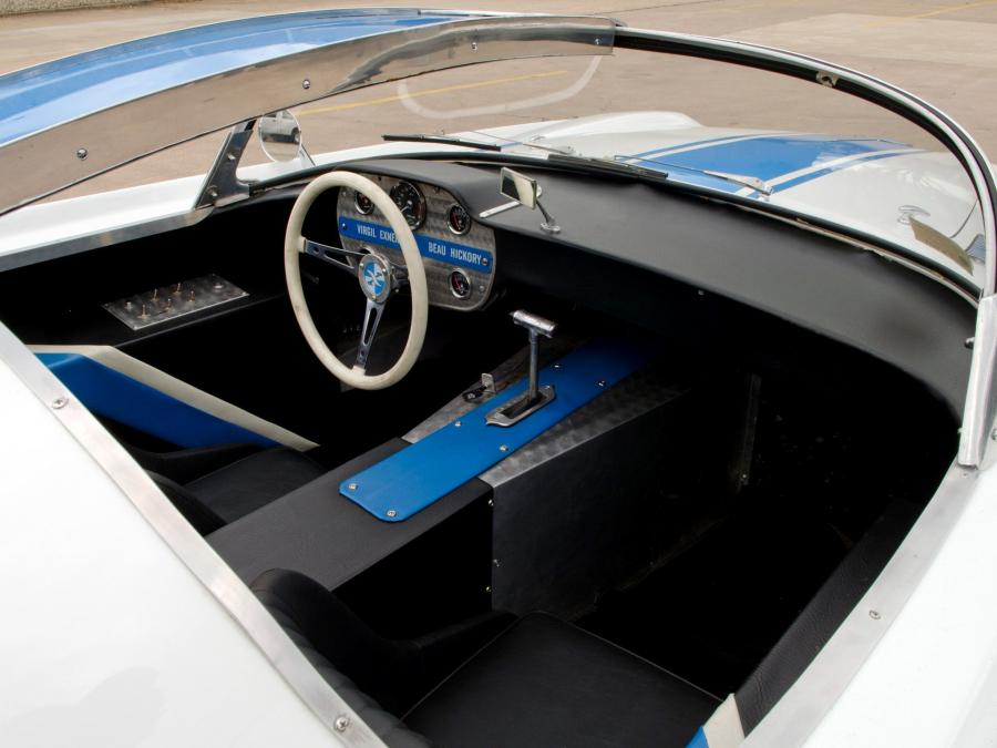 Интерьер Simca Special Concept 1958 года  (фото 3 из 10)